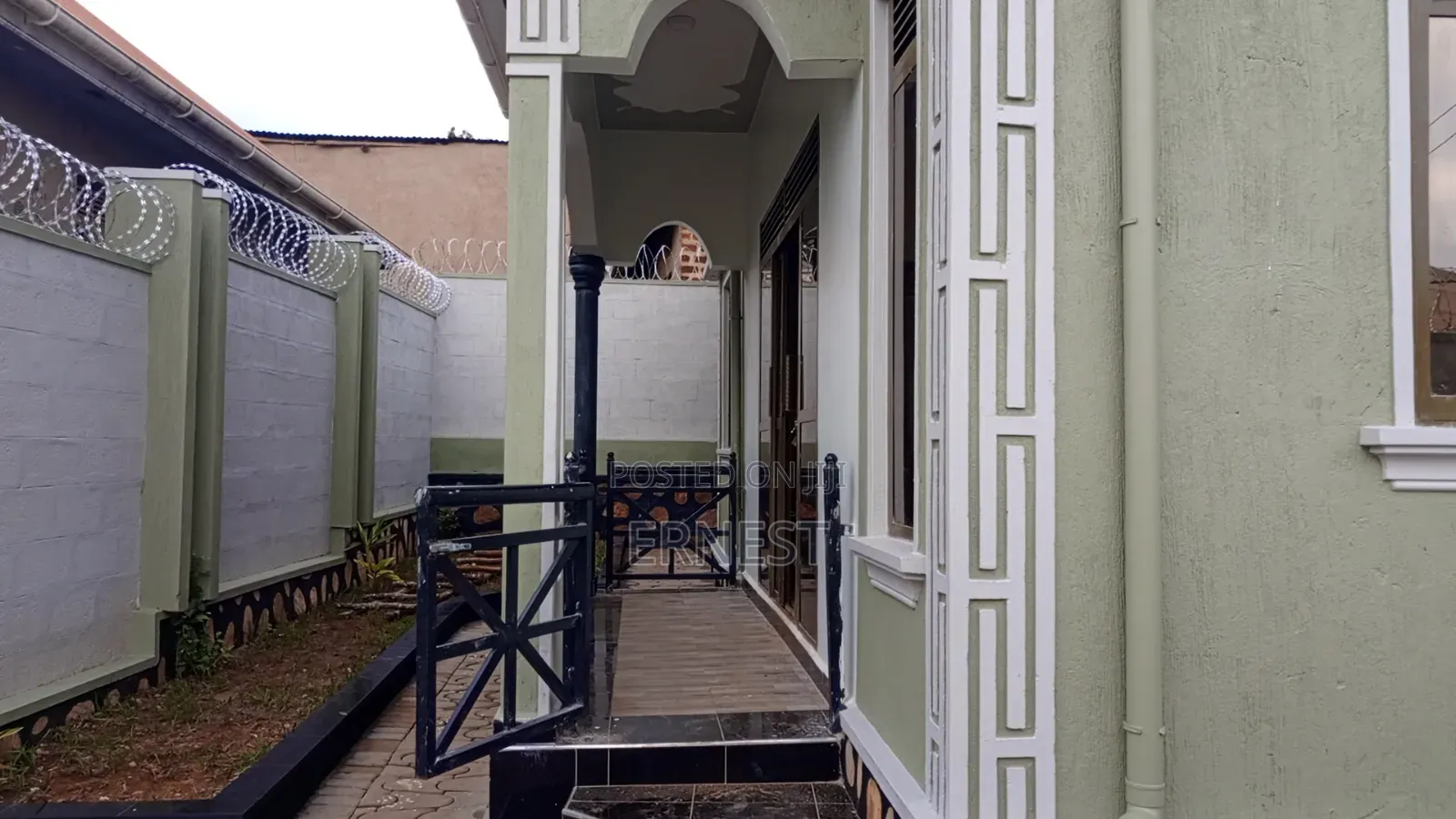 Brandnew 3 Bedroom House at Seguku Katale Entebbe Rd on 50x50 Titled