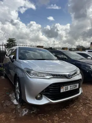 Toyota Corolla Fielder 1.5 Hybrid FWD 2016 Silver
