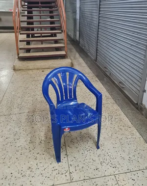 Tembo Armed Plastic Chairs Plastic Chairs