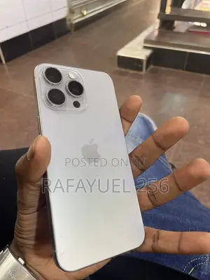 Apple iPhone 15 Pro Max 256 GB White