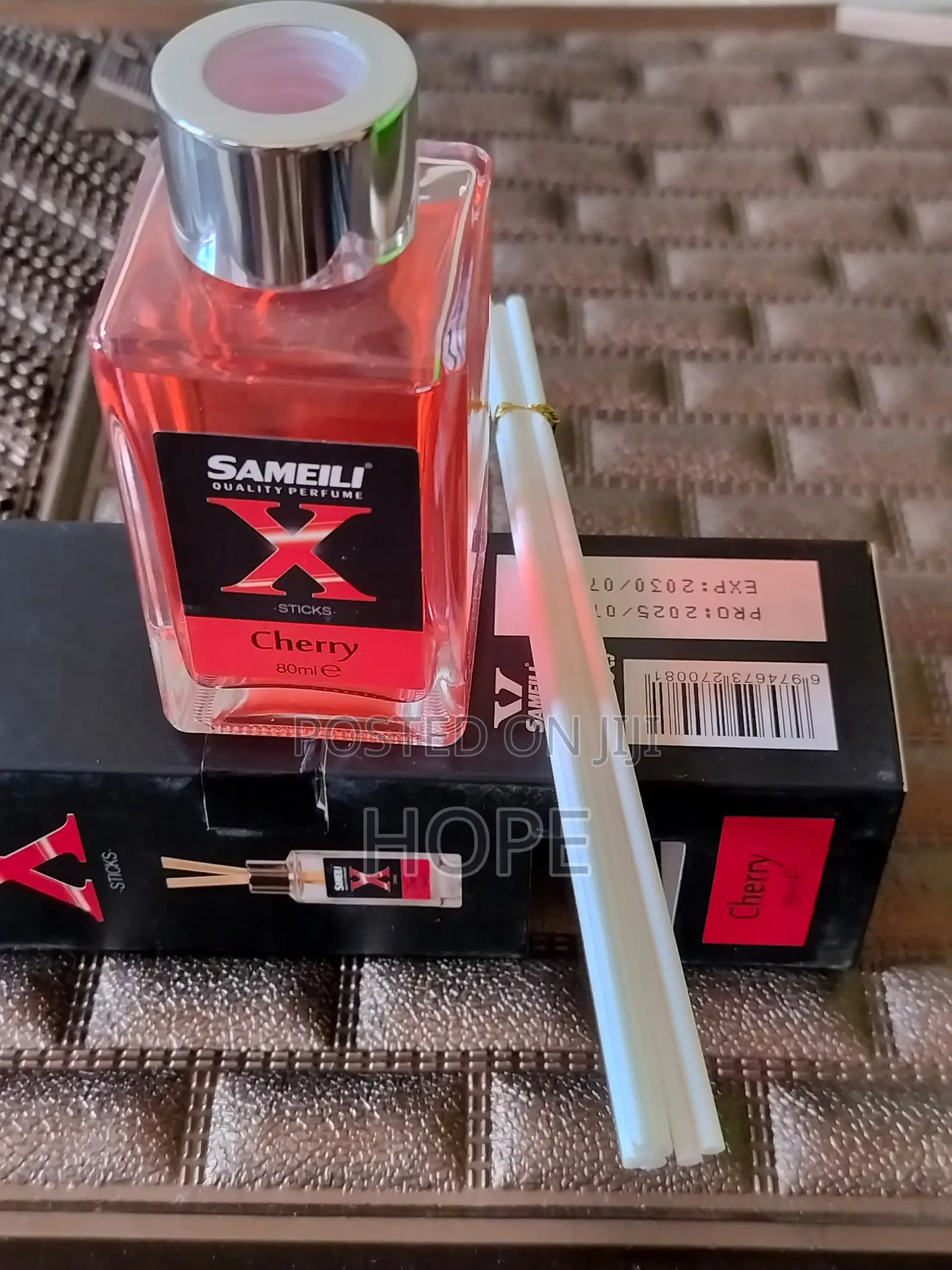 Sameili Strawberry Car Perfume