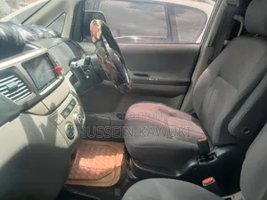 Toyota Noah 2005 Silver