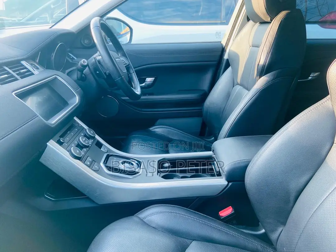Land Rover Range Rover Evoque HSE 4x4 5-Door 2017 White