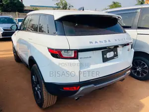 Land Rover Range Rover Evoque HSE 4x4 5-Door 2017 White