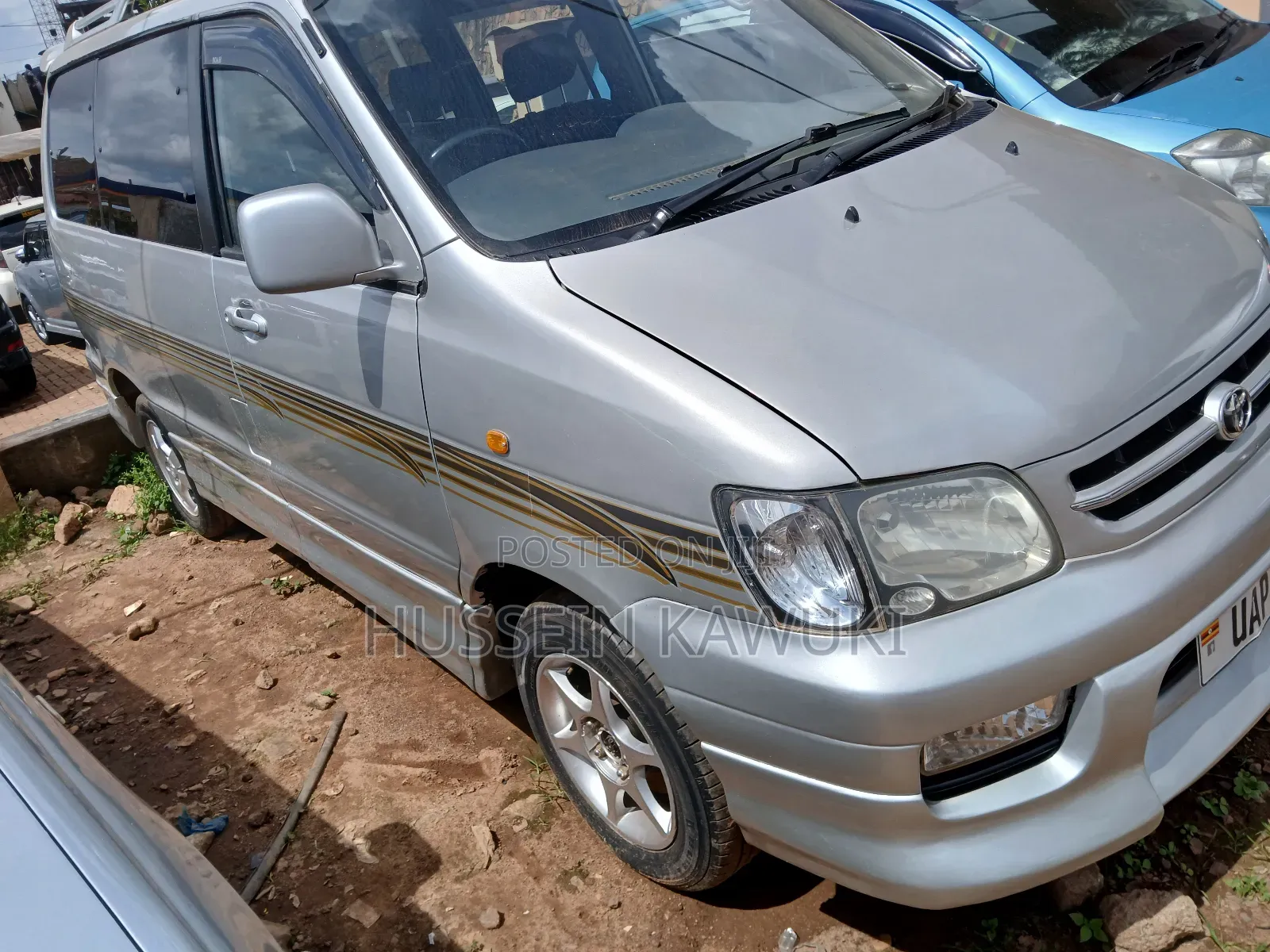Toyota Noah 2004 Silver