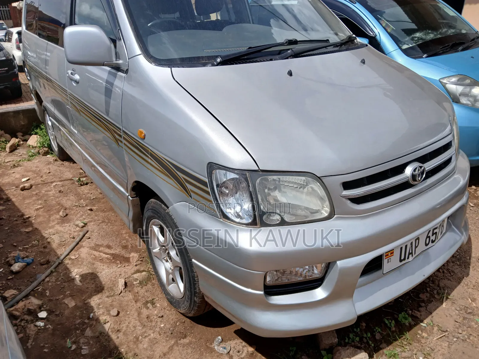 Toyota Noah 2004 Silver