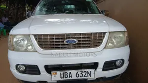 Ford Explorer 2005 White