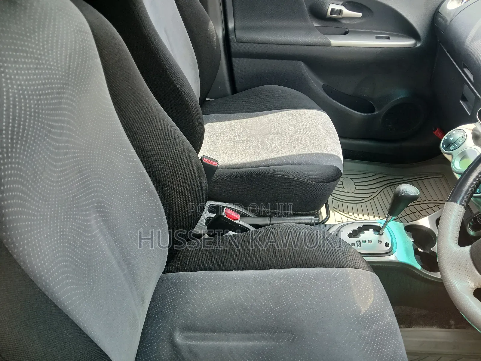 Toyota IST 2010 Silver