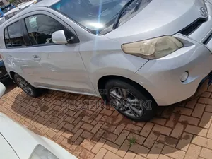 Toyota IST 2010 Silver