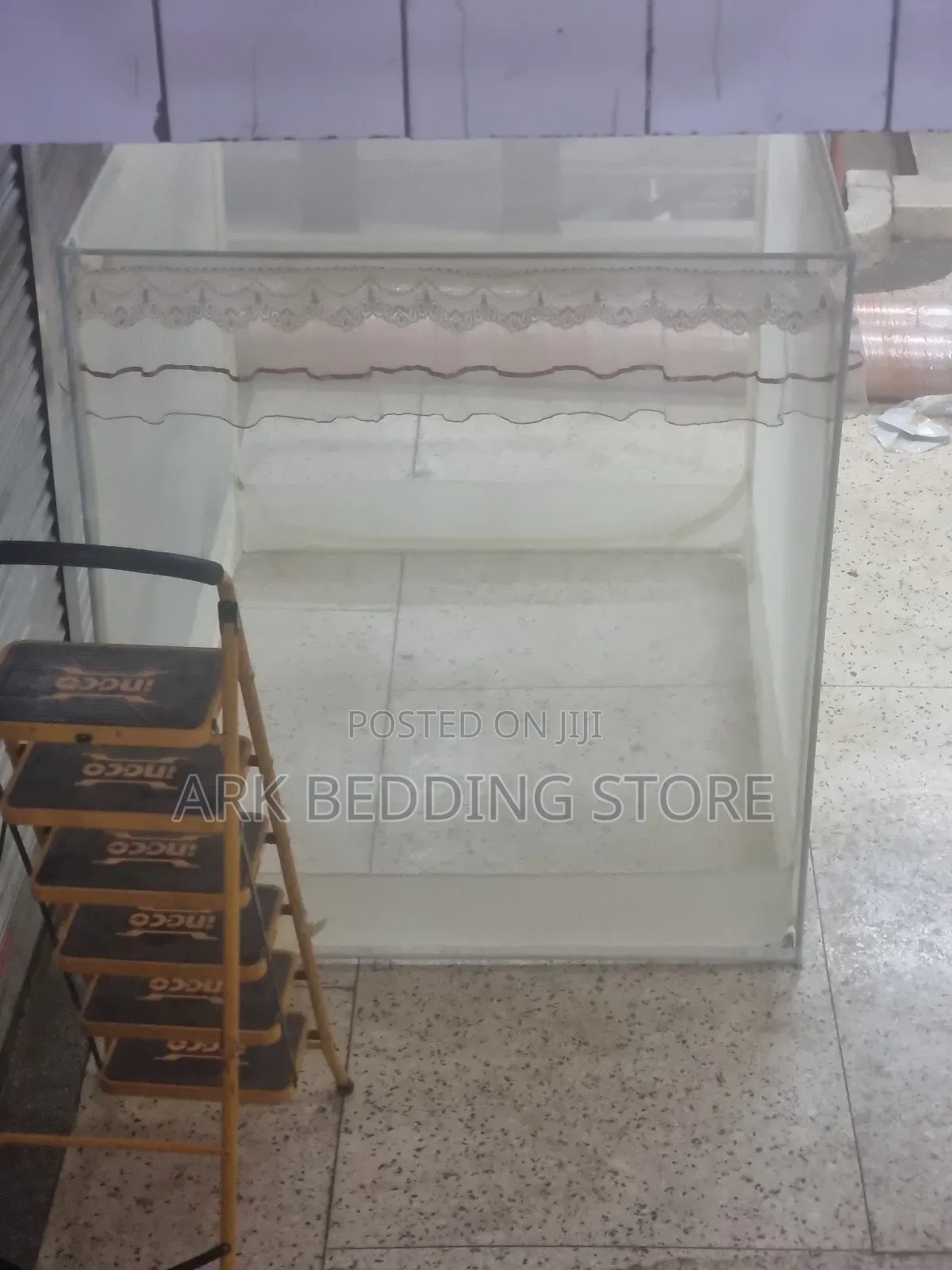 Plain Cream Zip Box Net