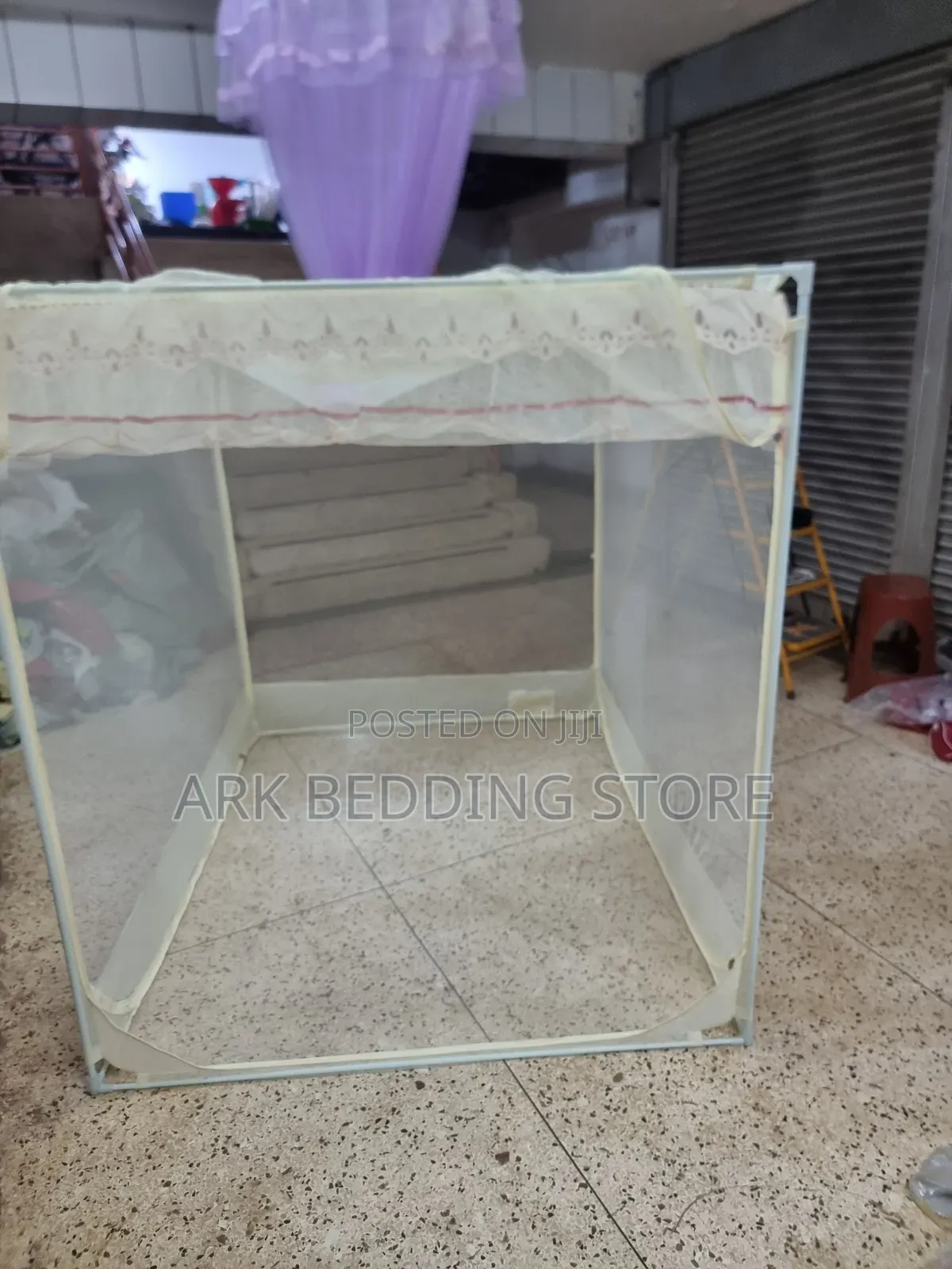 Plain Cream Zip Box Net