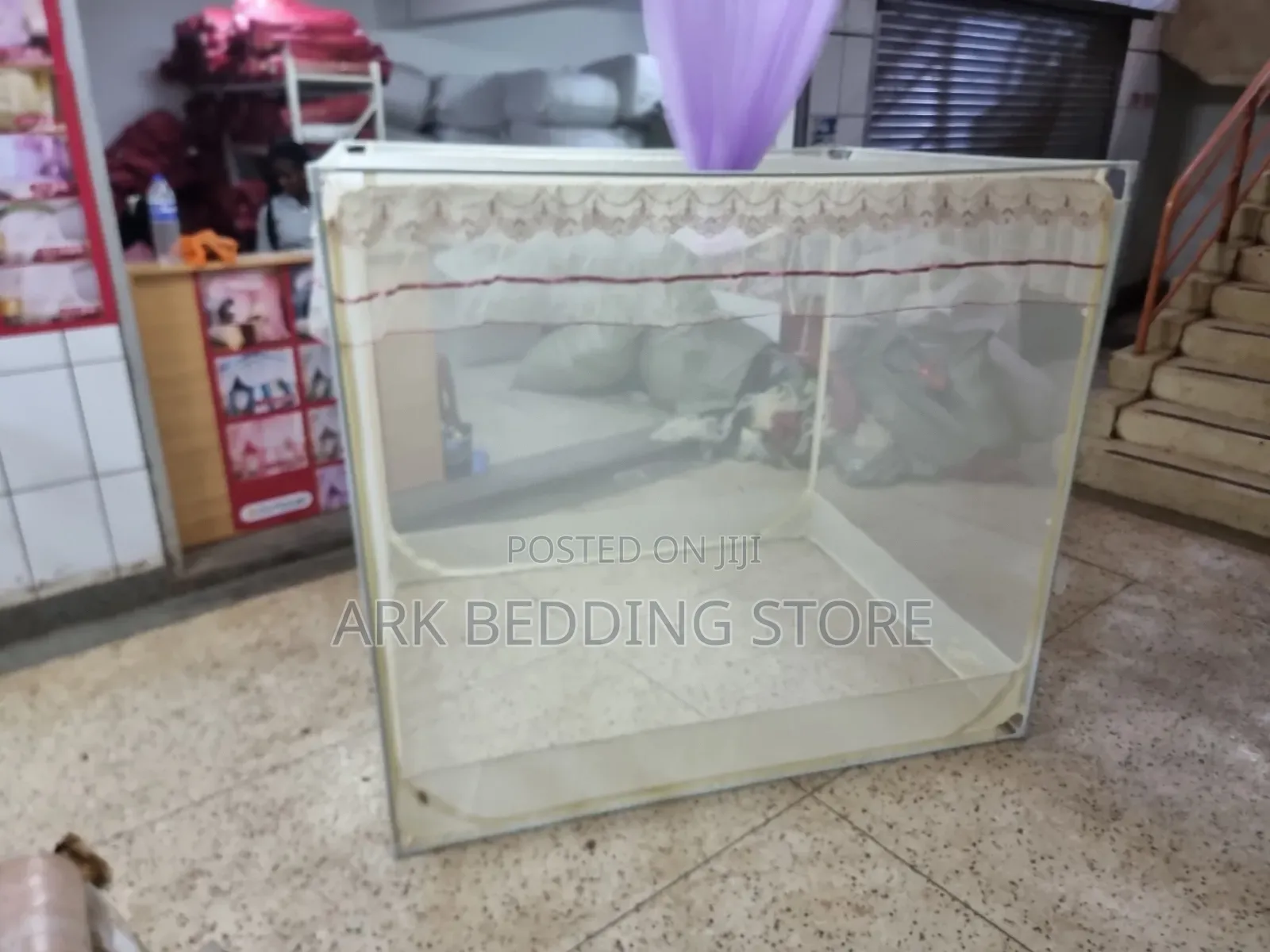 Plain Cream Zip Box Net