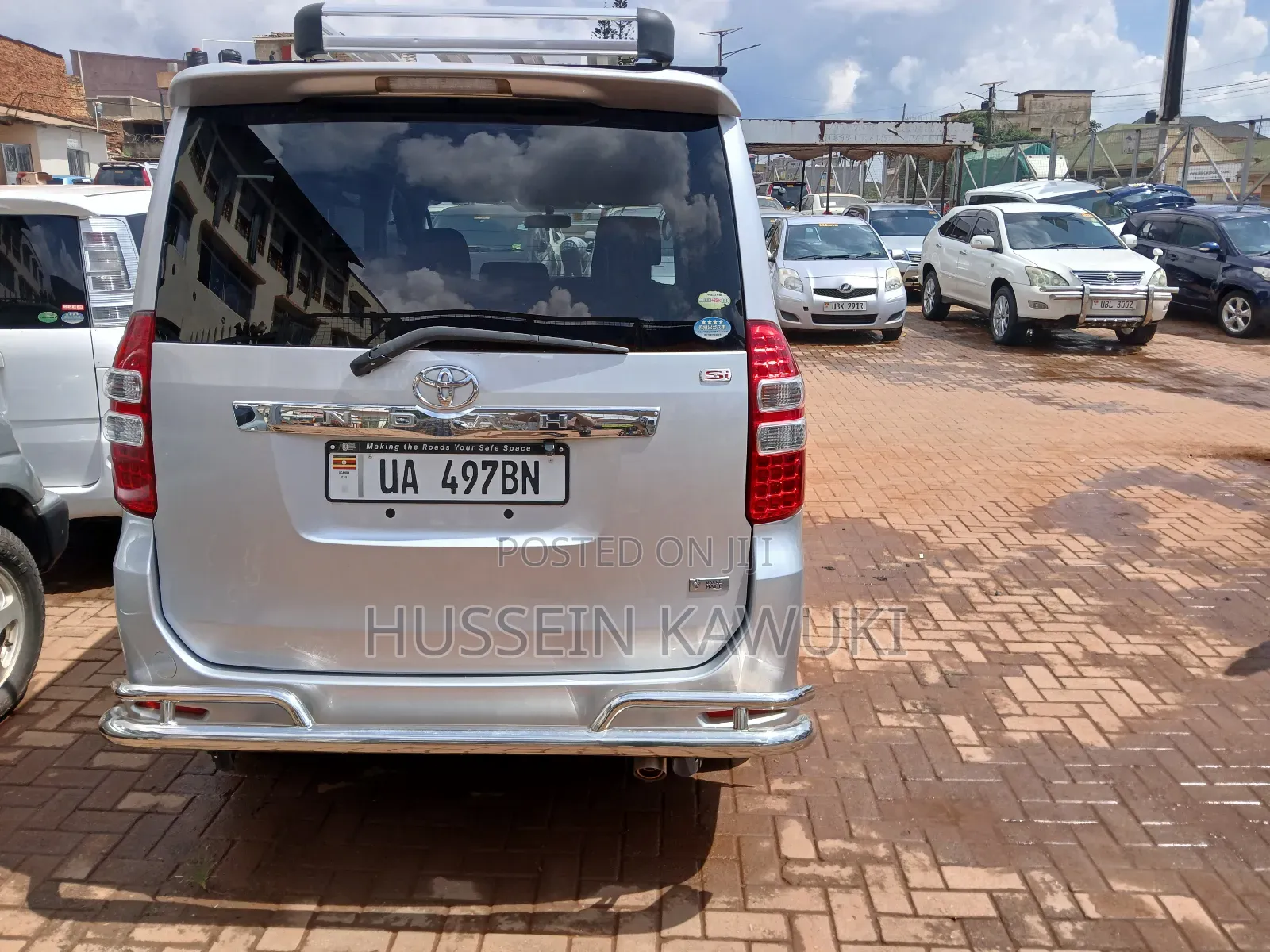 Toyota Noah 2011 Silver