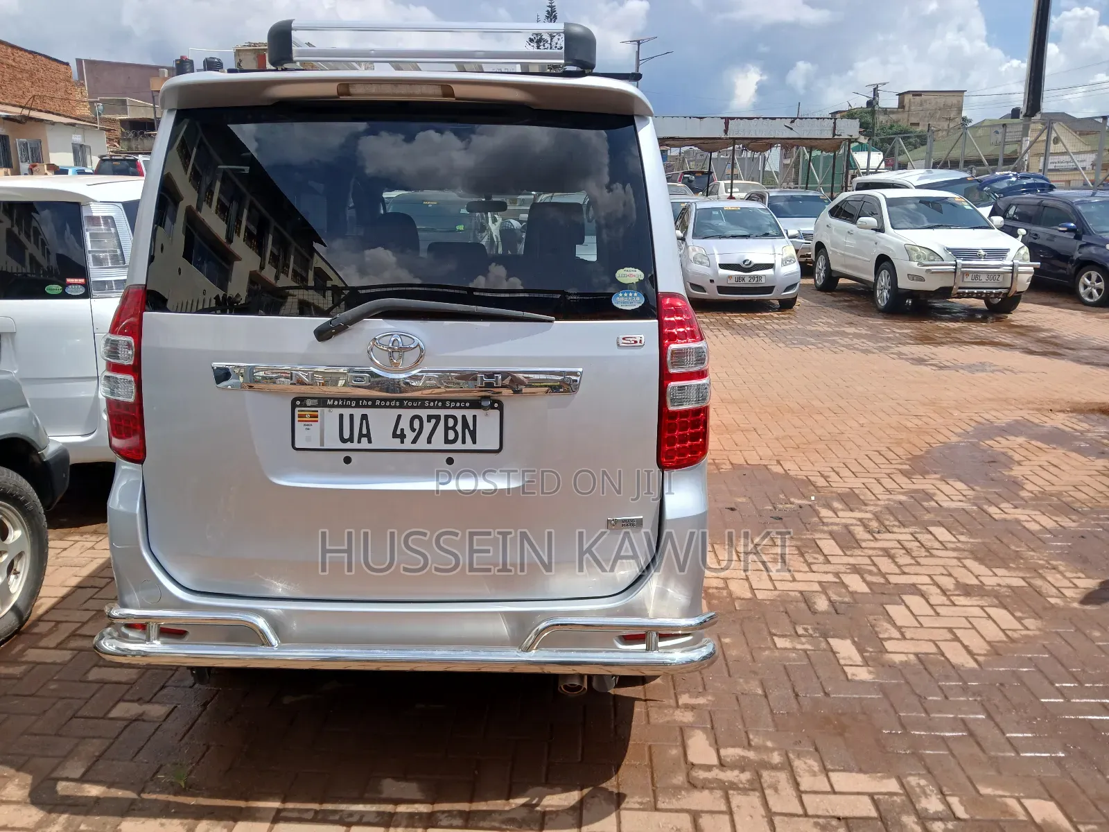Toyota Noah 2011 Silver