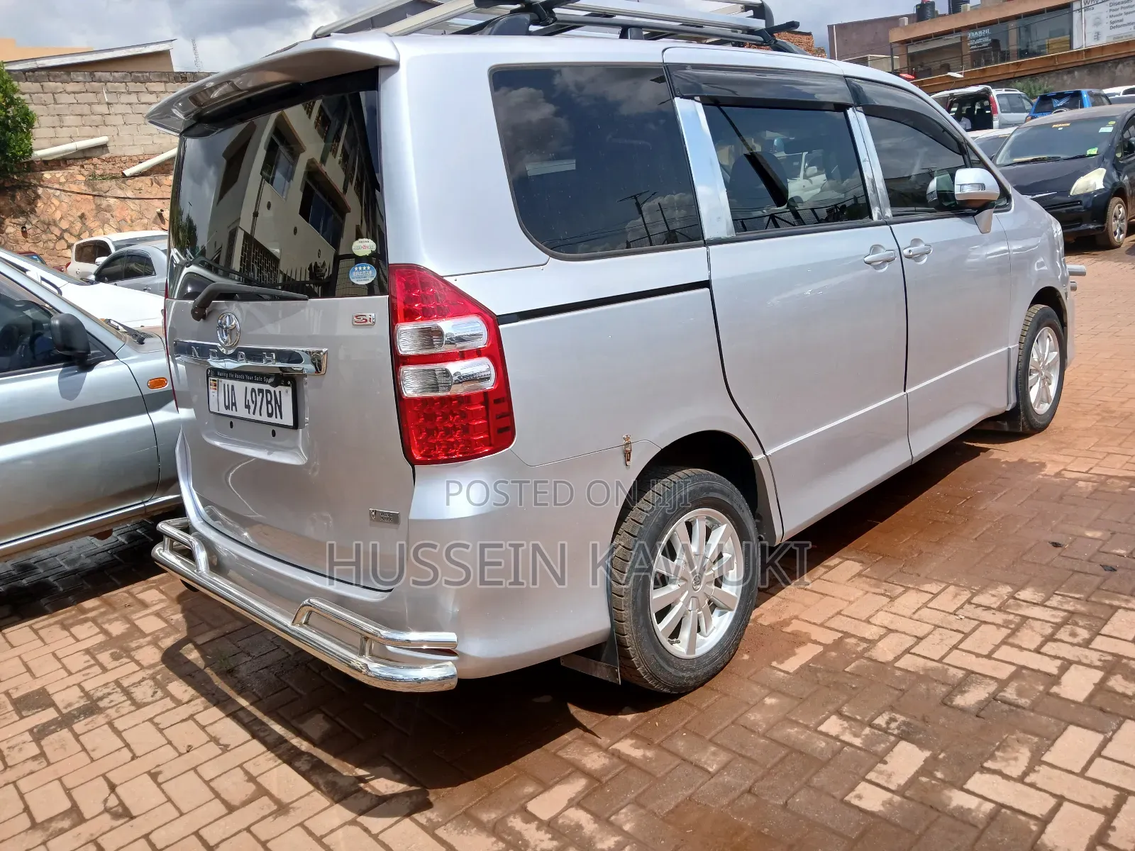 Toyota Noah 2011 Silver