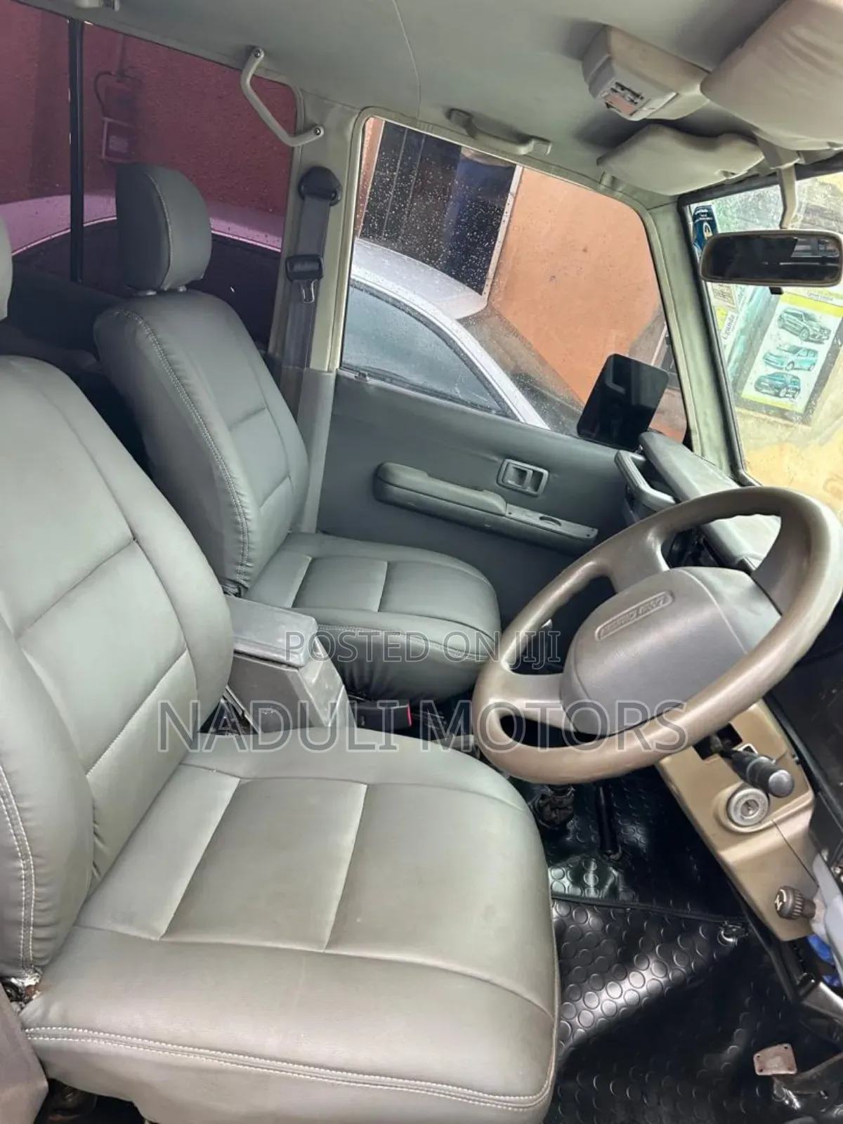 Toyota Land Cruiser 2006 White
