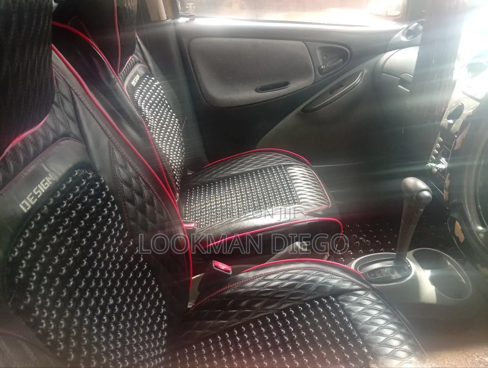 Toyota Vitz 2000 Gold