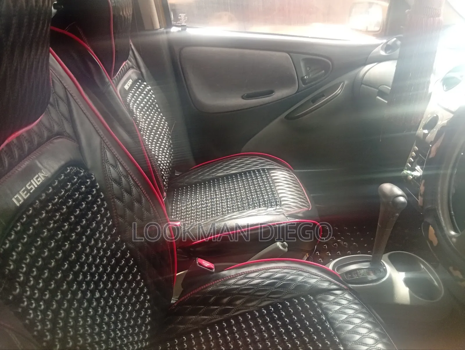 Toyota Vitz 2000 Gold