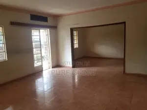 3bdrm House in Mutungo, Nakawa for sale