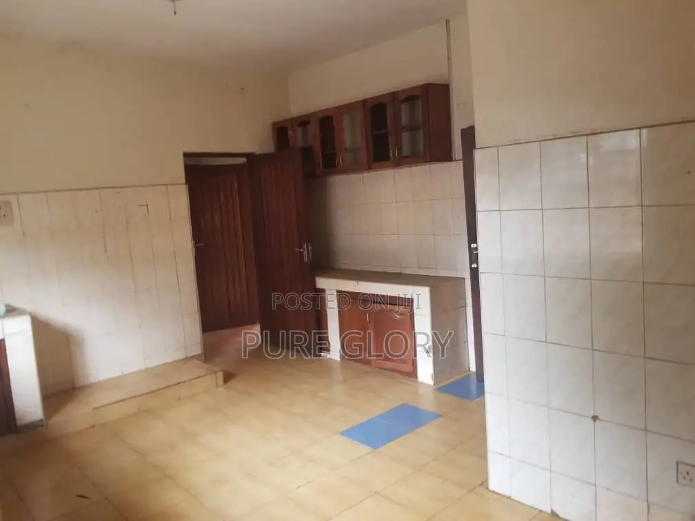 3bdrm House in Mutungo, Nakawa for sale