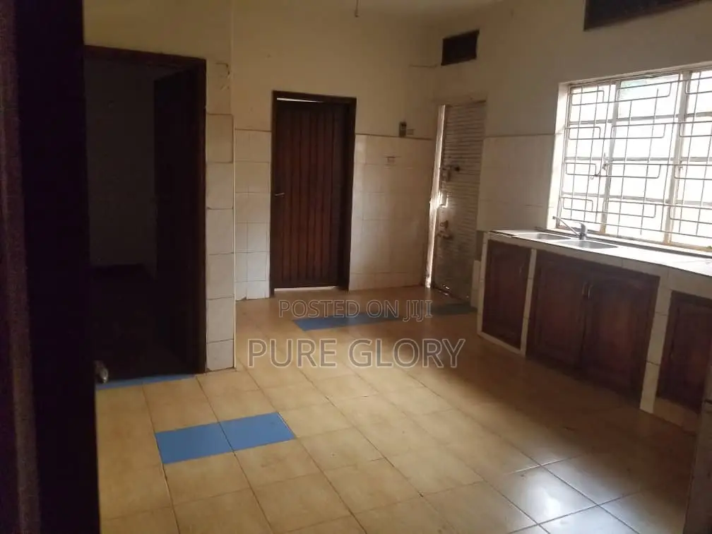 3bdrm House in Mutungo, Nakawa for sale