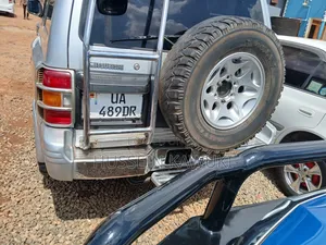 Mitsubishi Pajero 2004 Silver