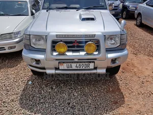 Mitsubishi Pajero 2004 Silver