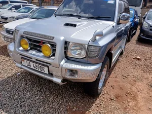 Mitsubishi Pajero 2004 Silver