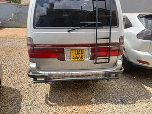 Toyota HiAce 2006 Silver