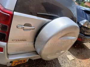 Suzuki Escudo 2008 Silver