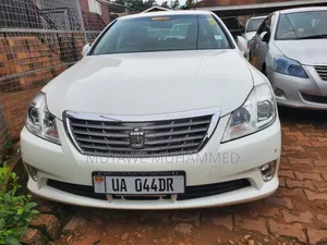 Toyota Crown 2019 White