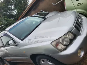 Toyota Kluger 2005 Silver