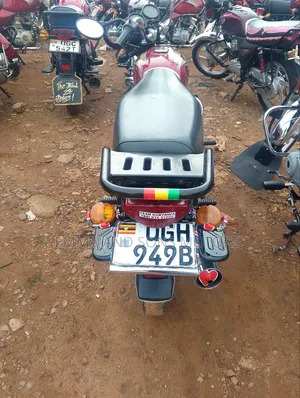 Bajaj Boxer 100 2025 Red