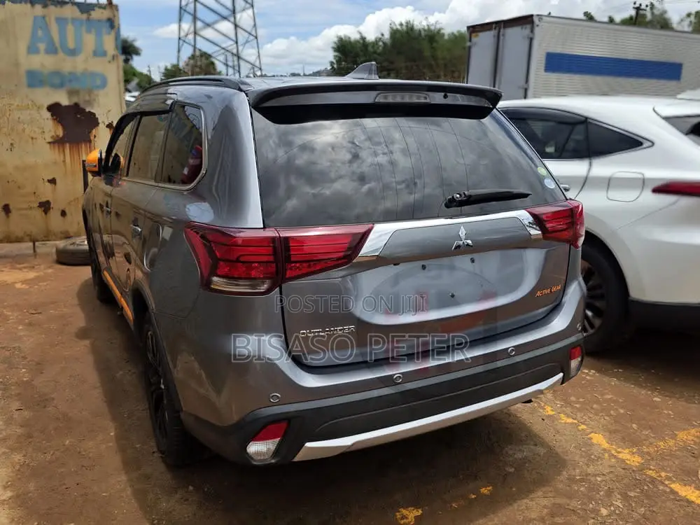 Mitsubishi Outlander 2017 Gray