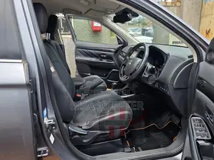 Mitsubishi Outlander 2017 Gray