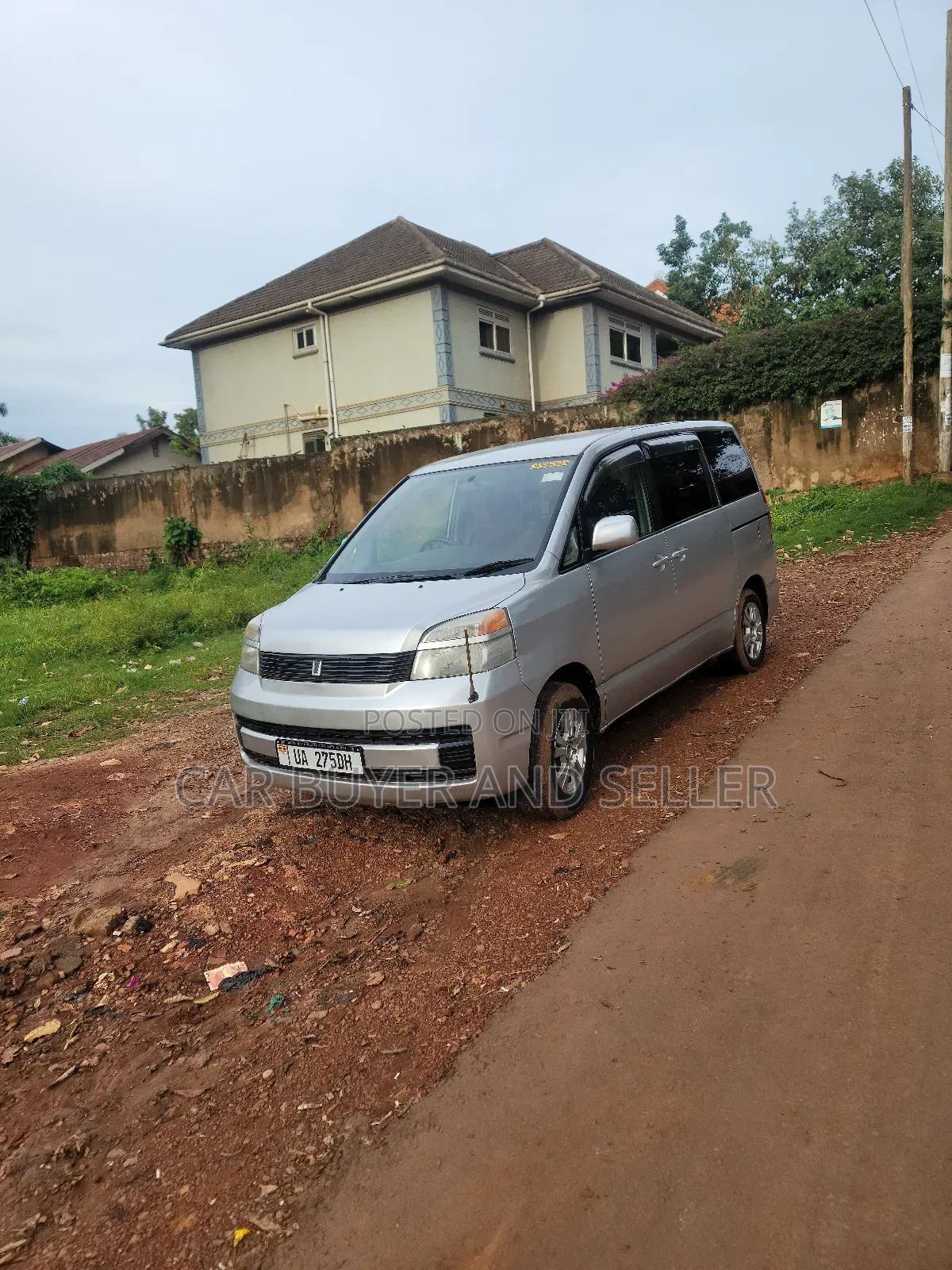 Toyota Voxy 2004 Silver