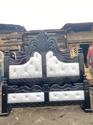 Premium 5x6 Luxury Hand-Carved Bed – Elegant Black Pearl White