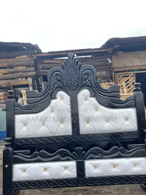 Premium 5x6 Luxury Hand-Carved Bed – Elegant Black Pearl White