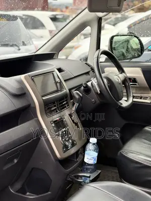 Toyota Noah 2.0 143hp FWD (7 Seater) 2013 Black