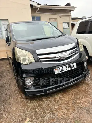 Toyota Noah 2.0 143hp FWD (7 Seater) 2013 Black