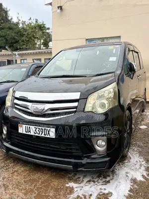 Toyota Noah 2.0 143hp FWD (7 Seater) 2013 Black