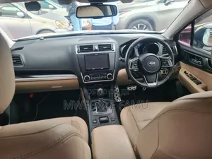 Subaru Legacy 2018 White