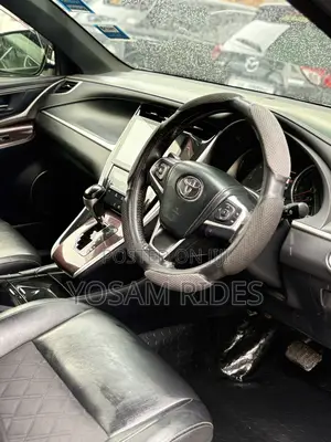 Toyota Harrier 2.0 2015 White