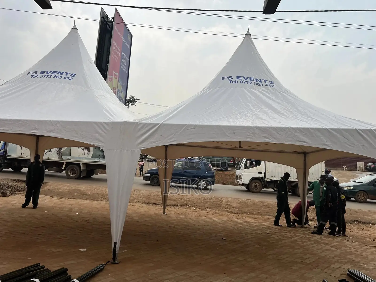 100 Seater Tent of Hard Materials of White
