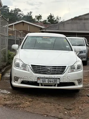 Toyota Crown 2014 White