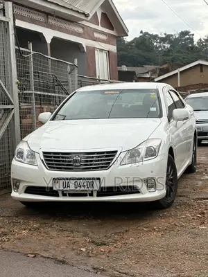 Toyota Crown 2014 White