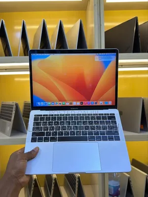 Laptop Apple MacBook Pro 2017 8GB Intel Core i5 SSD 256GB