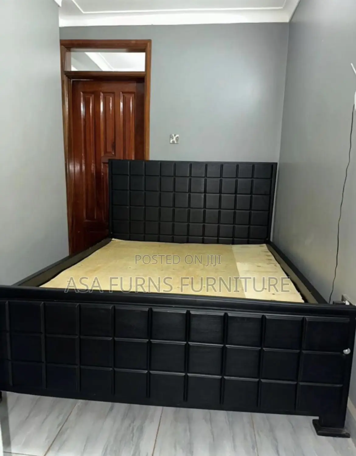 4by6 Bed in Black