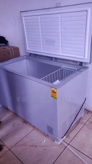 425l TCL Chest Freezer