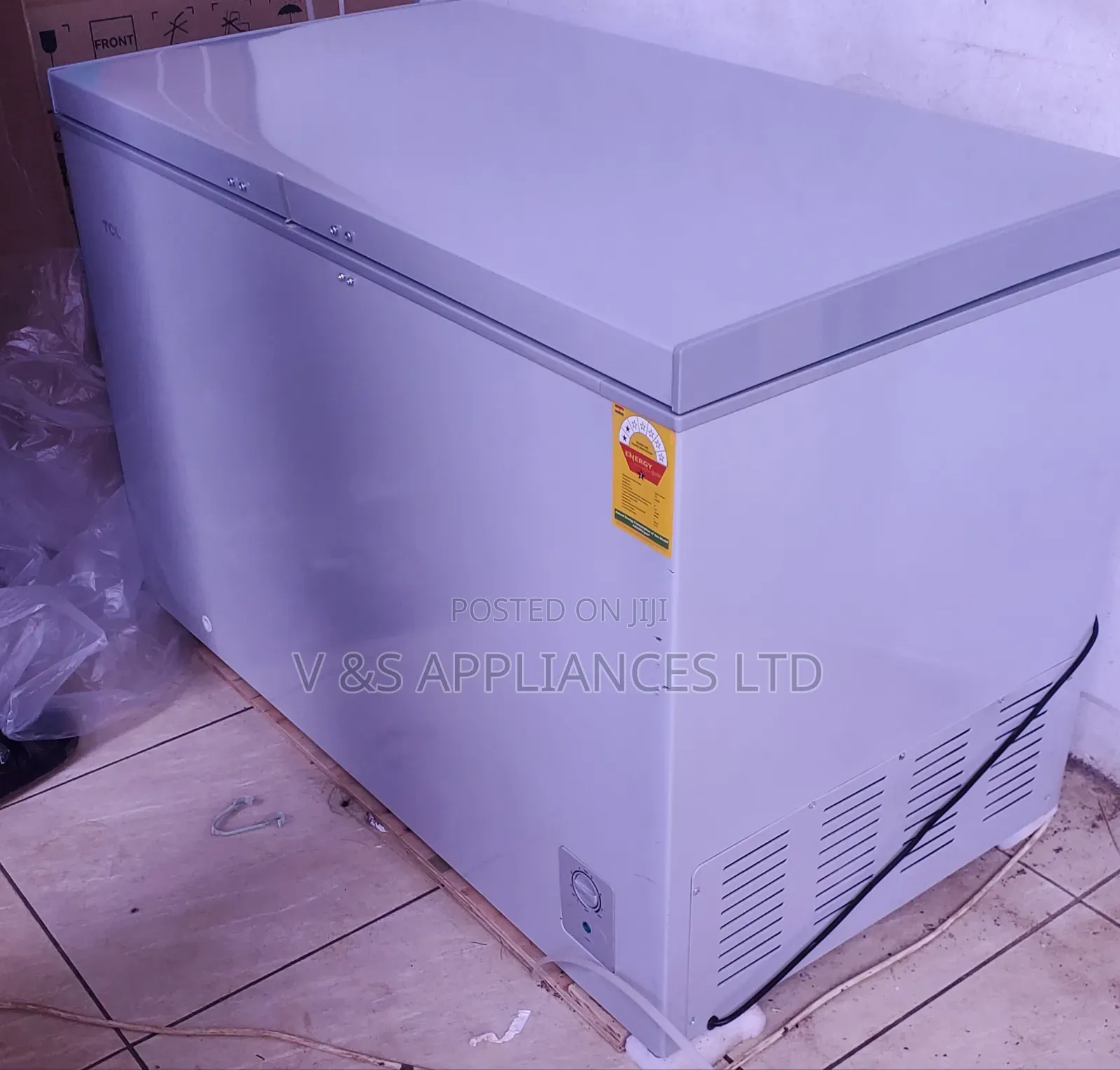 425l TCL Chest Freezer